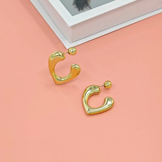 Fashionable C-Shaped Earrings with Unique Design