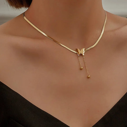 NEULRY Metal Style Silver Color Triangle Pendant Necklace